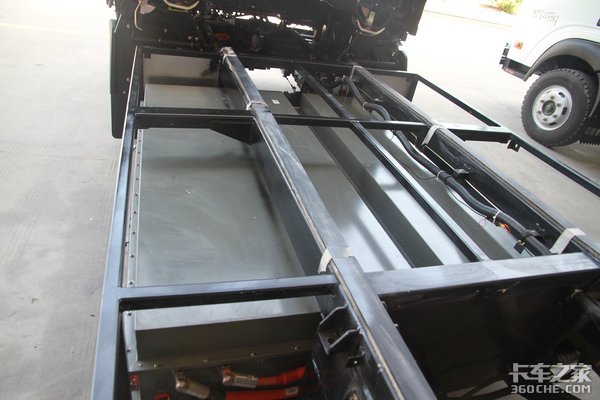 续航不够快充来凑 电动车充电越快越好?