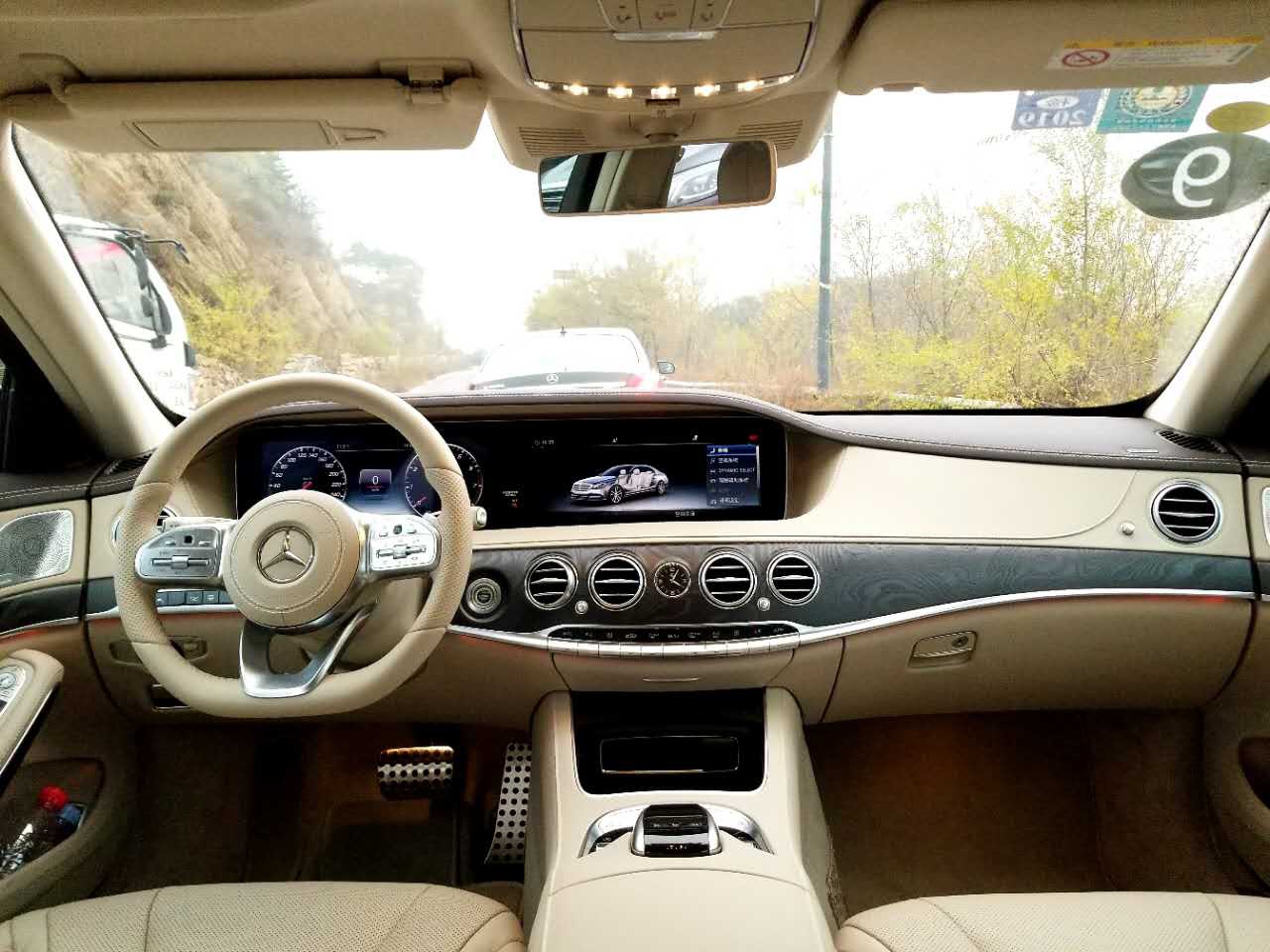 引领汽车潮流的奔驰S这一次押宝在了智能驾驶上