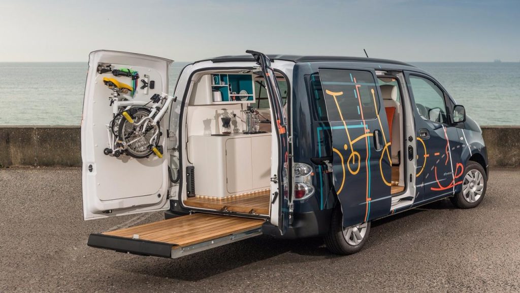 谁说上班一定要去公司 看看日产用电动车打造的移动办公室