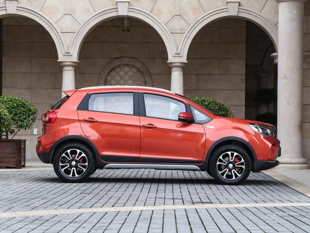 吉利又一新SUV来袭，低价格高配置，这下该谁颤抖了？