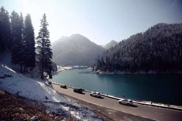 背起行囊远走他乡，在慢节奏里虚度时光