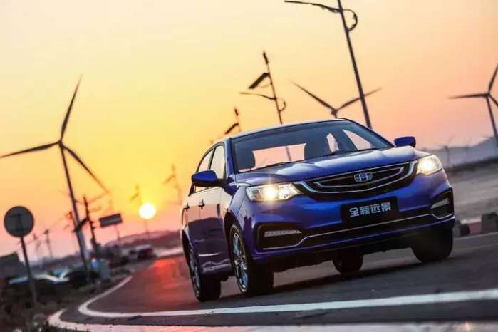 背起行囊远走他乡，在慢节奏里虚度时光