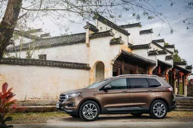 背起行囊远走他乡，在慢节奏里虚度时光