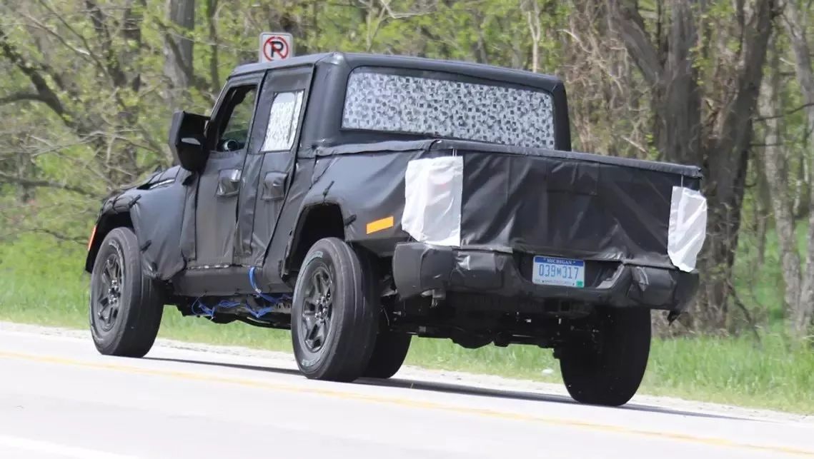 2018款牧马人皮卡版的谍照