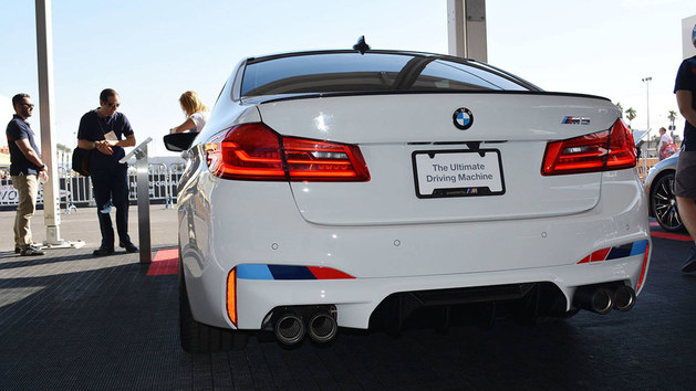 宝马M5 M Performance版亮相SEMA改装展