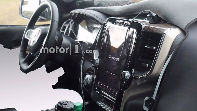 道奇新Ram 1500皮卡内饰曝光 明年亮相