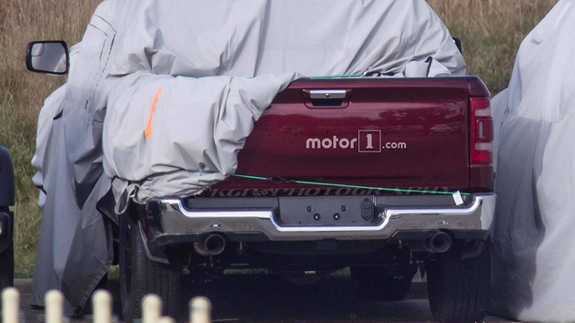 道奇新Ram 1500皮卡内饰曝光 明年亮相