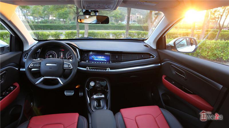 高颜值、动力强、配置高，哈弗H2s拿精品化吸引年轻人