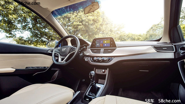 宝骏310W 1.5L 6MT豪华型 售6.58万上市