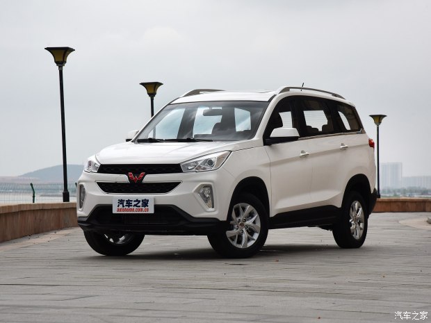 上汽通用五菱 五菱宏光S3 2018款 1.5L 手动豪华型