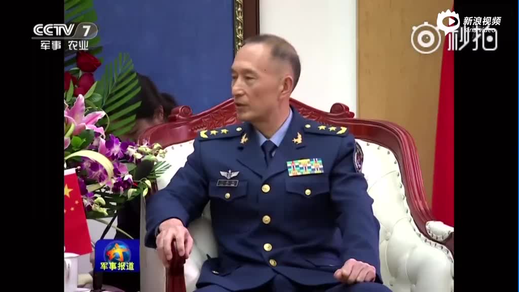 中国空军司令员丁来杭会见赞比亚空军司令_手机新浪网