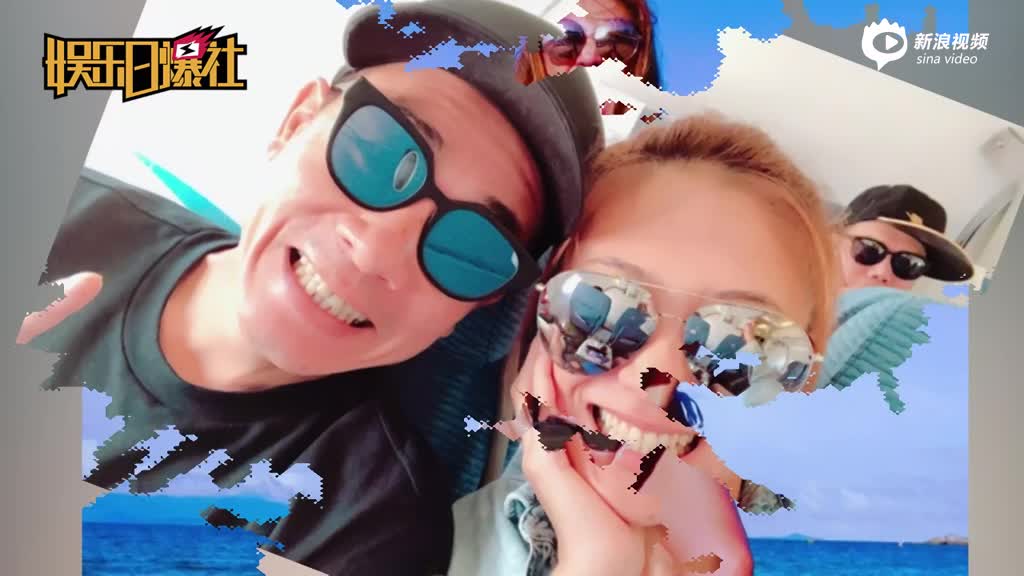 应采儿坐陈小春肩上放闪