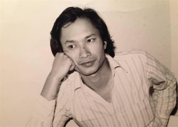 《年轻人》的时候需要一个第三男主角,当时狄龙和吴宇森是好朋友,于是