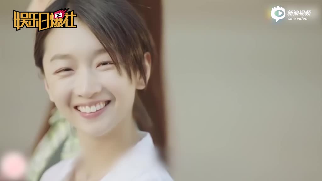 周冬雨把头埋入马思纯怀中