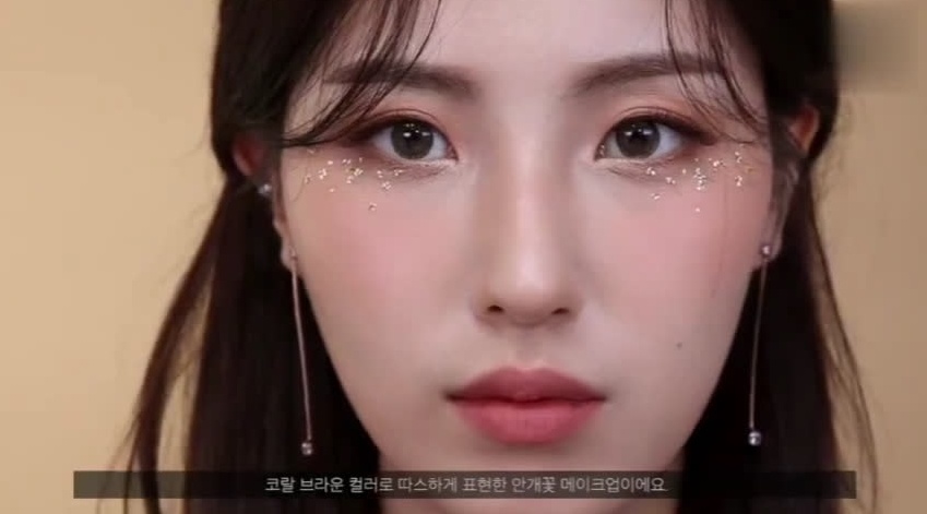 韩国化妆术太恐怖了!整容女生化妆后秒变女神!