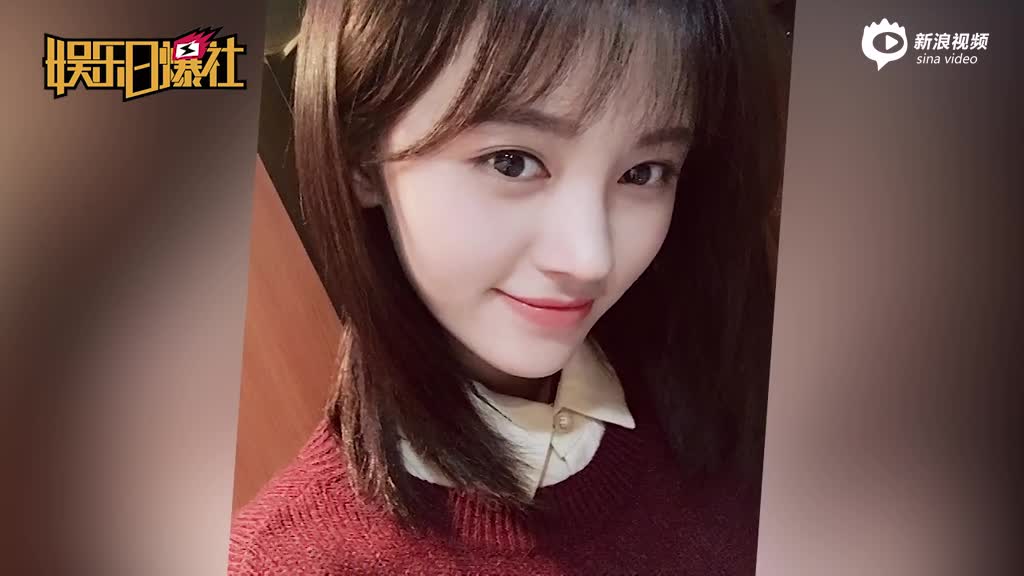 鞠婧祎头发长长显清纯