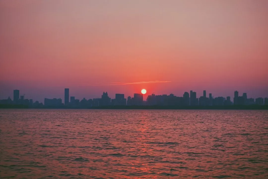 广州高铁4小时直达这个超火爆抖音网红城市正在迅速凉凉凉