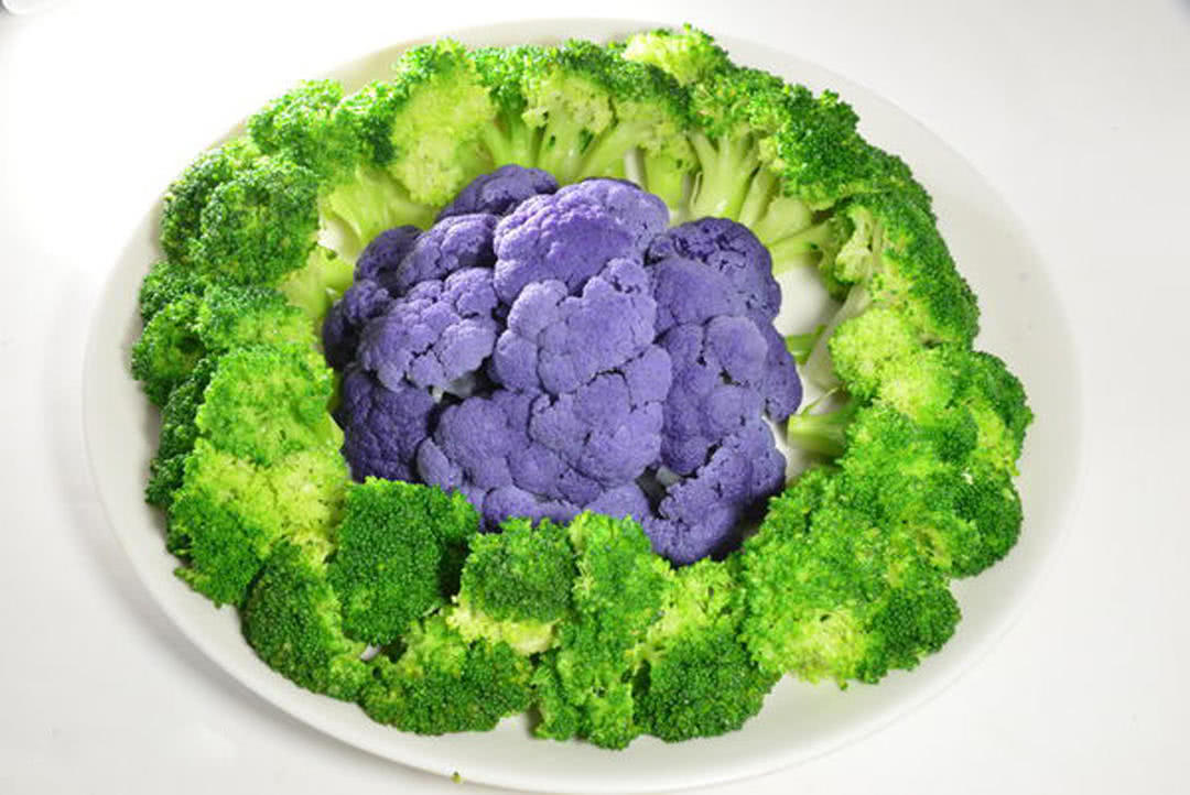 因为花椰菜(西兰花)是我们全家平常就喜欢的蔬菜,无论是青花菜或白