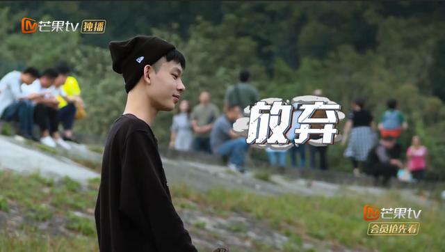 《变形计》史上最失败恶搞 这个少年有点懵