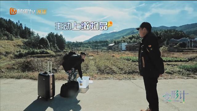 《变形计》史上最失败恶搞 这个少年有点懵