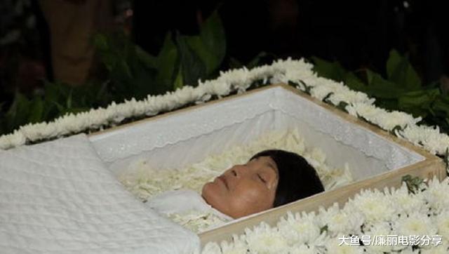 著名女明星去世年仅43岁因病被丈夫抛弃许晴马伊琍现场悼念