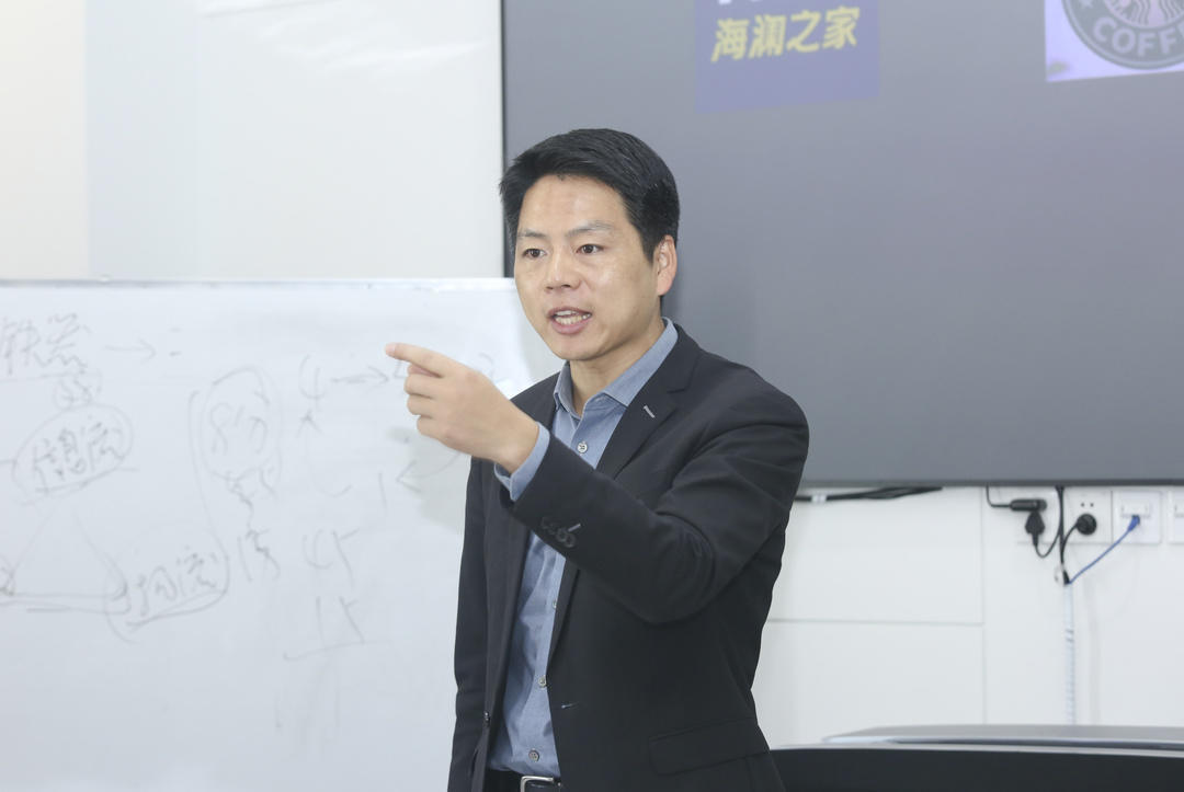 从全国各地赶来的12位城市分院院长齐聚北京,聆听杨虎老师带来的精彩