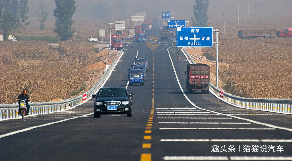 同样行驶100公里,高速1小时和国道2小时,到底哪个更省钱?