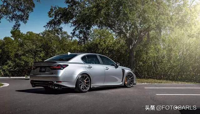 实拍|雷克萨斯gs f金属灰,大轮毂太拉风,这车有人喜欢么?