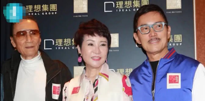 狄波拉与老公上街秀恩爱,同吃一个甜筒,互相恩爱喂食|狄波拉|江耀城