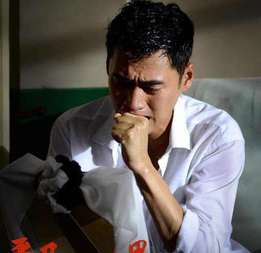 平凡的世界的故事十分的感人生活却是让我感慨万分