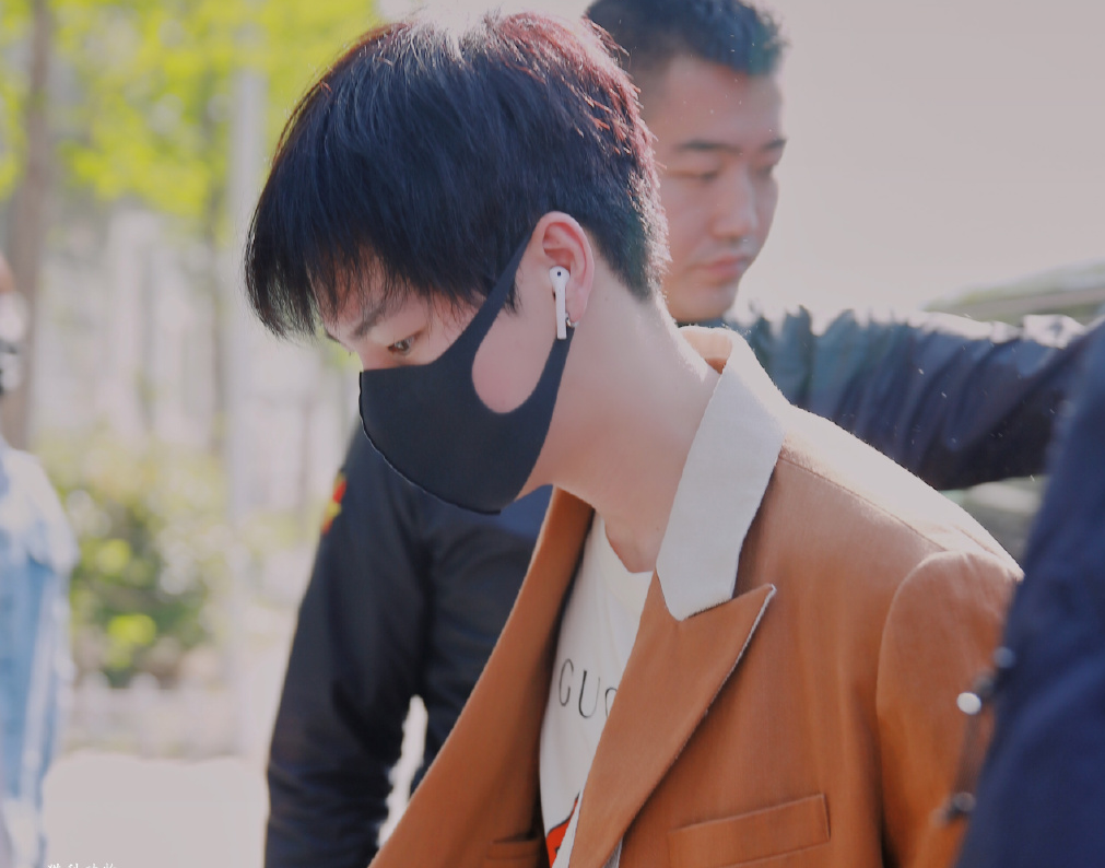 unine外出拍摄,李汶翰等人变宠物情人,姚明明被"不公平"对待