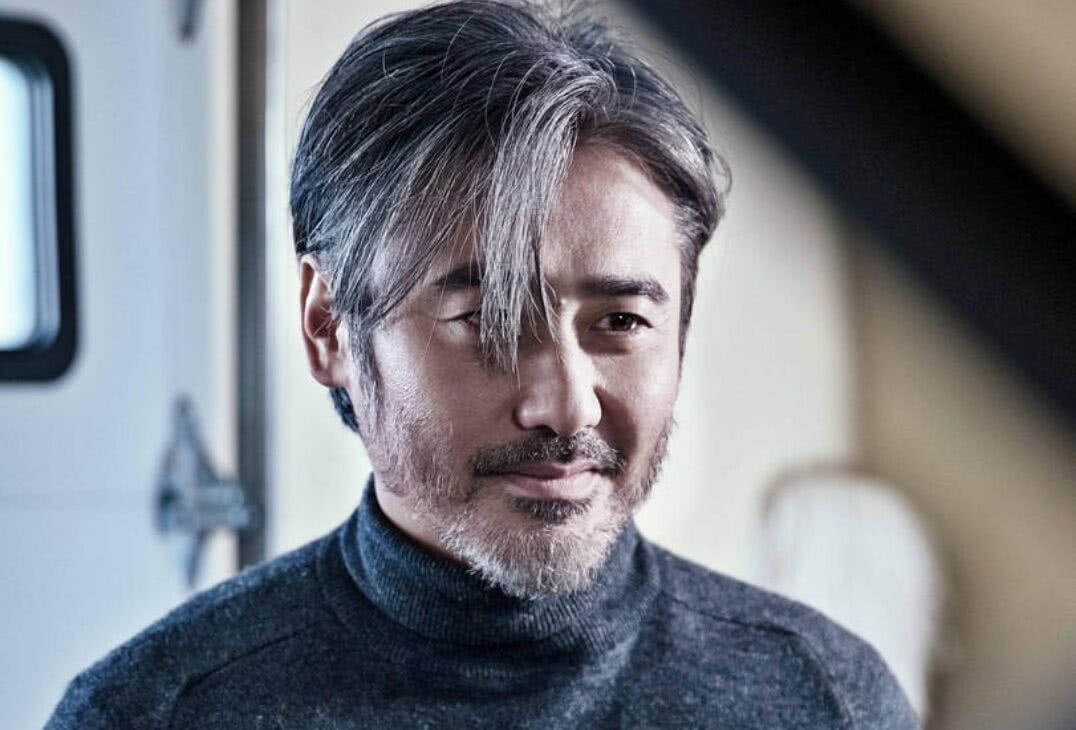 吴秀波事件再升级!黄毅清发文表态指明路,这是两全其美的好办法