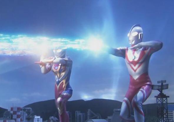 奥特曼竟然不用手发动光线爱迪你到底在干嘛