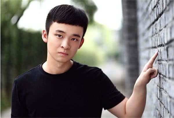 大家都以为他们是小鲜肉,但是他们却已为人父,其中一位才20岁