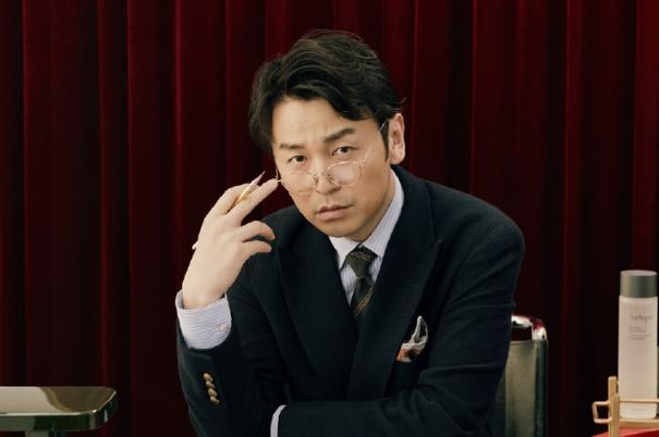 雷佳音成时尚圈宠儿? 展现中年胖大叔的时尚, 这笑容好憨厚!