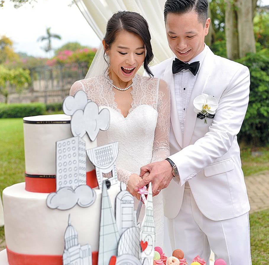胡杏儿和老公晒结婚照互相表白庆祝结婚三周年超甜