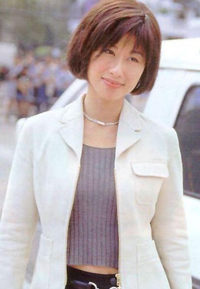 她是费翔的前女友,结婚21年至今未生育,如今57岁依旧美丽