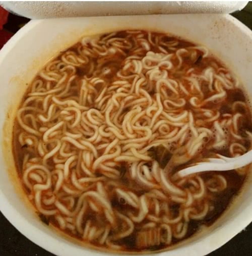 泡方便面为何要3分钟?吃了25年方便面才知道被"忽悠了"!