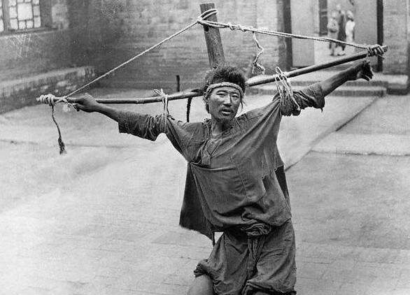 千古第一剐刑:凌迟三天割4200刀,割出来的肉还被百姓疯抢!