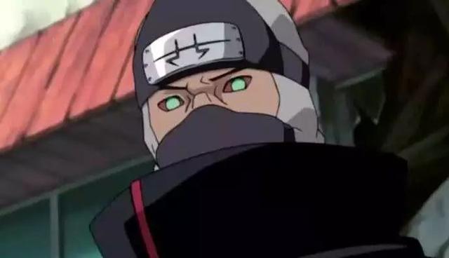 宇智波鼬和鸣人都是这样认为的,矢仓看上去比当时的鸣人还小,可是他却