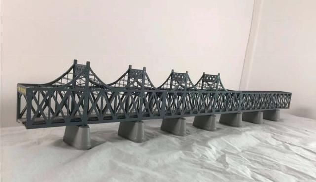 鸭绿江大桥模型见证光辉岁月火红的历史