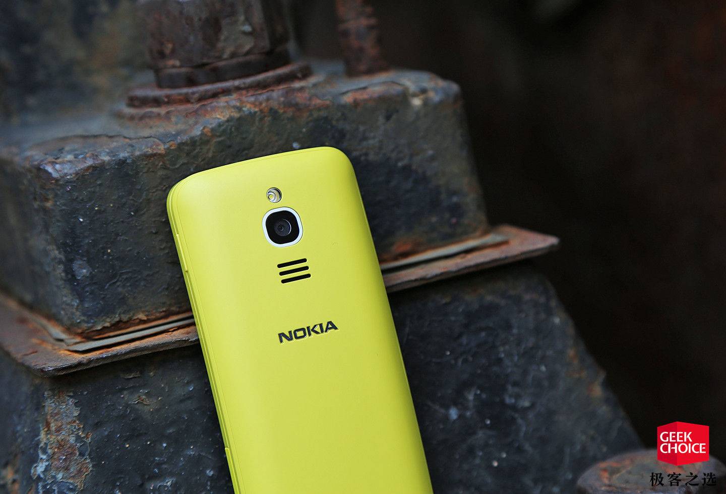 图赏丨曲面滑盖诺基亚88104g复刻版是否让你回到了20年前