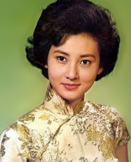 曾美过萧蔷,当红时为爱息影,忍让第三者14年,晚年生活凄苦__财经头条