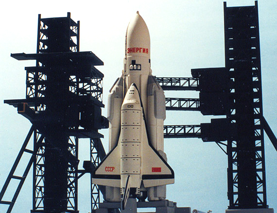 能源号火箭首次发射时,搭载的黑色物体是什么?是极地号试验飞船