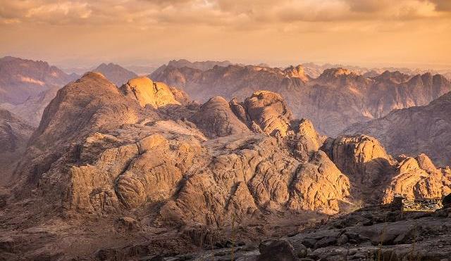 地球的美之西奈山,又被叫做摩西山!