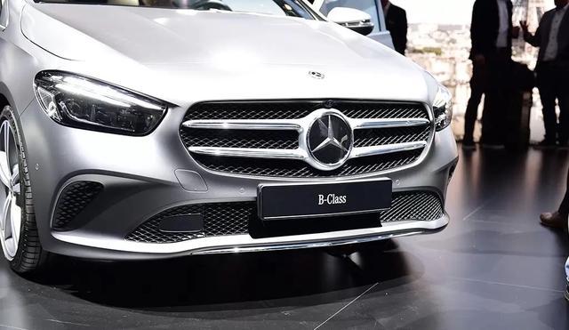 18万起的进口奔驰,双独悬配1.6t,有它还买啥雅阁呢?