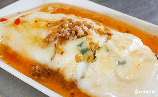 "你们不是饶平人吧,还可以试试我们饶平特色的甜肠粉!