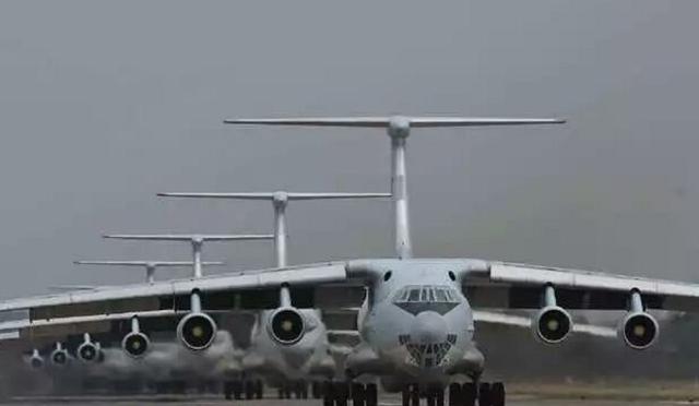 中国战略空军跃出地平线:运20集体"大象漫步",何时赶超邻国?