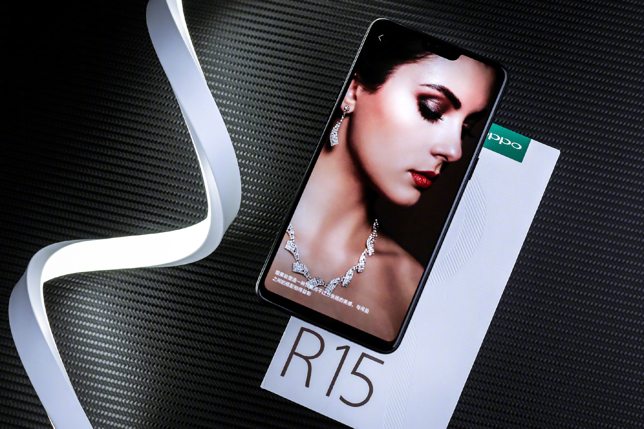 不仅仅是拍照oppor15一不小心成了游戏神器