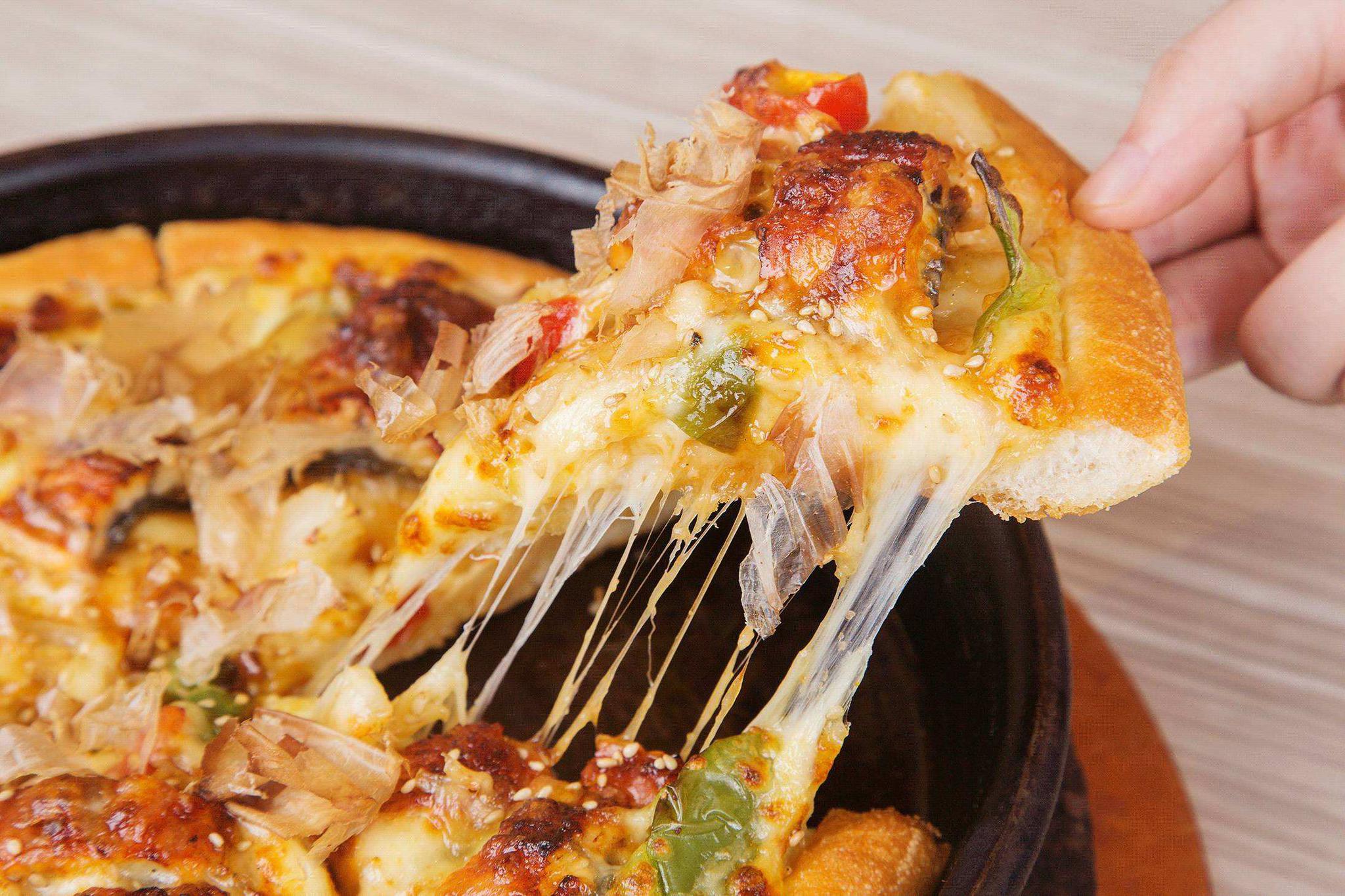 一吃就上瘾的泡面芝士披萨,做法简单,轻松上手!